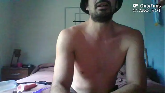 Snapshot of italianbighorse22 chatting on 10-16-25, 08:21 italianbighorse22 online show from 10-16-25, 08:21