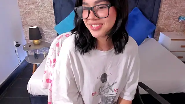 Lily Woodz online show from 03-06-25, 06:37