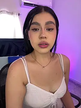 Snapshot of Lily_Woodz chatting on 05-30-26, 07:11 Lily Woodz online show from 05-30-26, 07:11