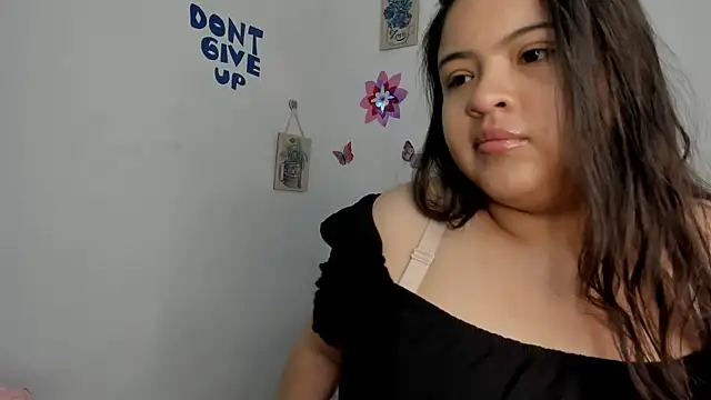 Snapshot of lizzie_c chatting on 07-17-26, 03:02 lizzie c online show from 07-17-26, 03:02