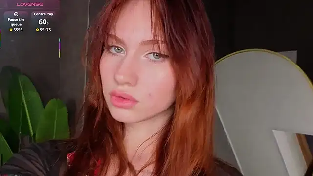 Snapshot of Mollly_Rouge chatting on 03-27-26, 12:38 Mollly Rouge online show from 03-27-26, 12:38