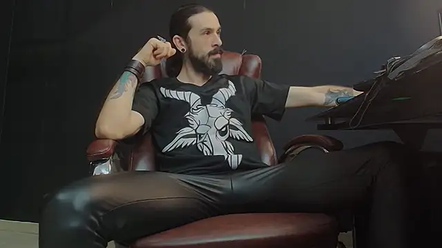 Snapshot of AxelColton chatting on 01-09-25, 06:17 AxelColton online show from 01-09-25, 06:17