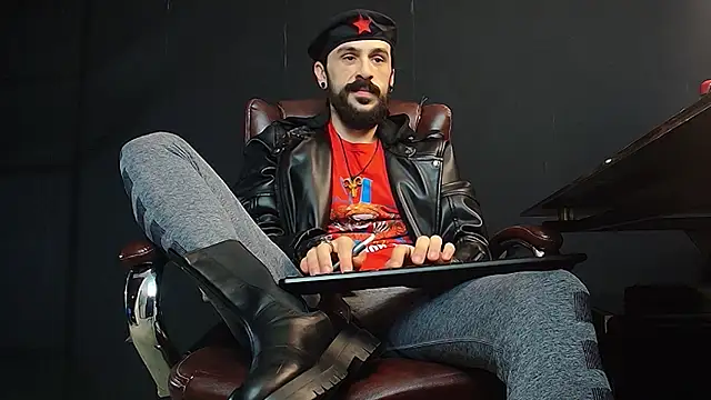 Snapshot of AxelColton chatting on 01-21-25, 06:54 AxelColton online show from 01-21-25, 06:54