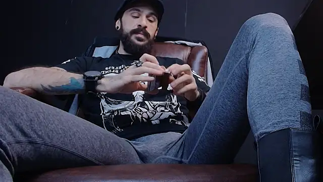 Snapshot of AxelColton chatting on 02-02-25, 05:53 AxelColton online show from 02-02-25, 05:53