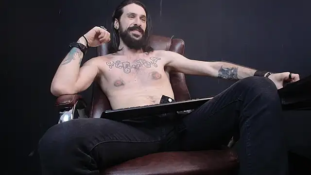 Snapshot of AxelColton chatting on 02-15-25, 01:16 AxelColton online show from 02-15-25, 01:16