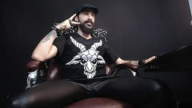 Snapshot of AxelColton chatting on 02-16-25, 06:10 AxelColton online show from 02-16-25, 06:10