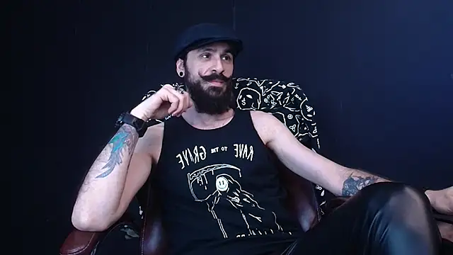 Snapshot of AxelColton chatting on 03-13-25, 09:32 AxelColton online show from 03-13-25, 09:32