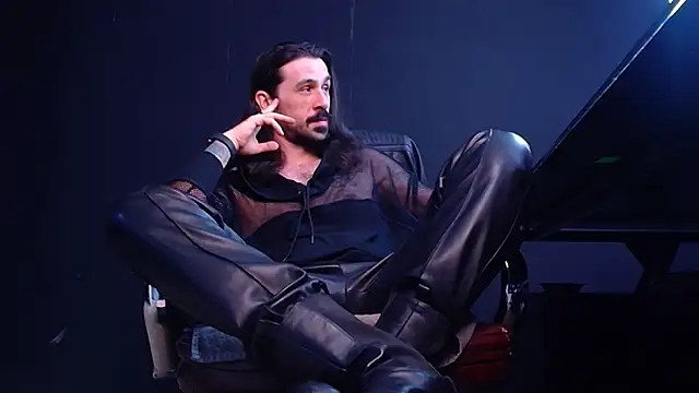 Snapshot of AxelColton chatting on 10-16-25, 10:05 AxelColton online show from 10-16-25, 10:05