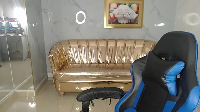 Snapshot of honey_torres_sub chatting on 03-15-25, 01:29 honey torres sub online show from 03-15-25, 01:29