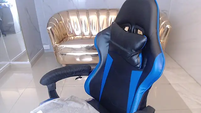 Snapshot of honey_torres_sub chatting on 12-17-25, 02:23 honey torres sub online show from 12-17-25, 02:23