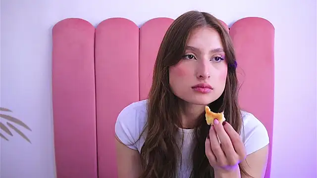 Daisha Riley online show from 01-21-25, 12:39