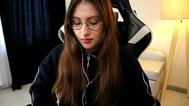 Daisha Riley online show from 09-12-25, 02:06