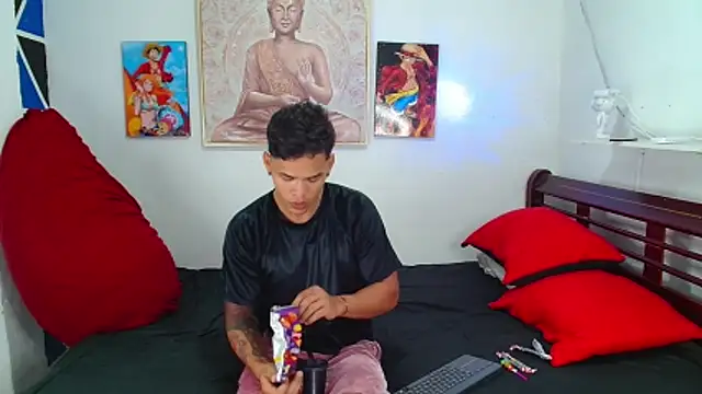 Snapshot of Andres_Santos777 chatting on 12-23-24, 05:17 Andres Santos777 online show from 12-23-24, 05:17