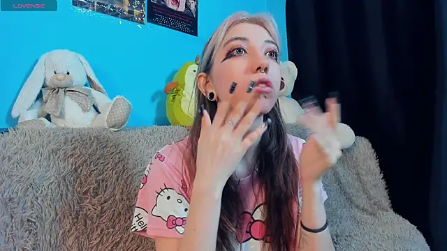 Snapshot of _Mindy_ chatting on 02-09-25, 06:11 Mindy online show from 02-09-25, 06:11