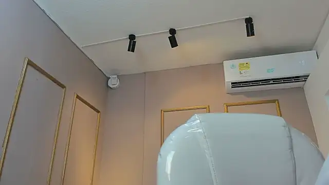 PerlaPreciosa online show from 02-22-26, 04:02