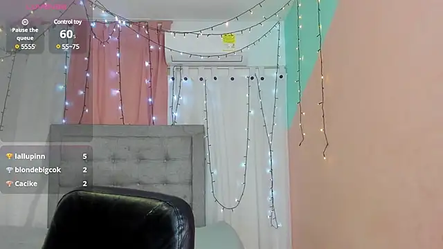 Snapshot of dani-lue chatting on 01-17-25, 12:10 dani-lue online show from 01-17-25, 12:10