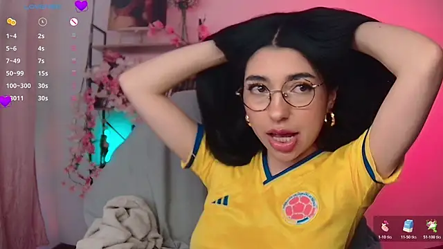 Snapshot of Sweet_Nyx chatting on 06-18-26, 11:20 Sweet Nyx online show from 06-18-26, 11:20