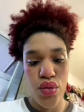 Snapshot of loladupont chatting on 12-22-25, 03:03 loladupont online show from 12-22-25, 03:03