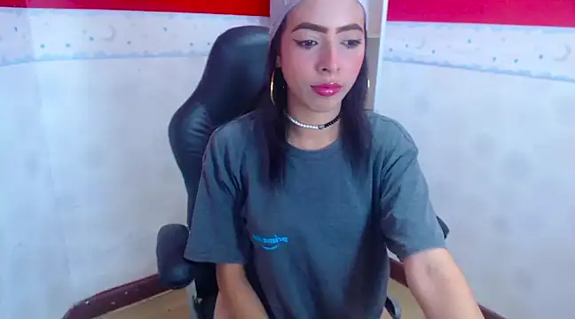 Snapshot of Crystal_Walls chatting on 12-19-24, 07:07 Crystal Walls online show from 12-19-24, 07:07