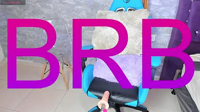 Snapshot of Little_lili19 chatting on 01-12-25, 07:00 Little lili19 online show from 01-12-25, 07:00