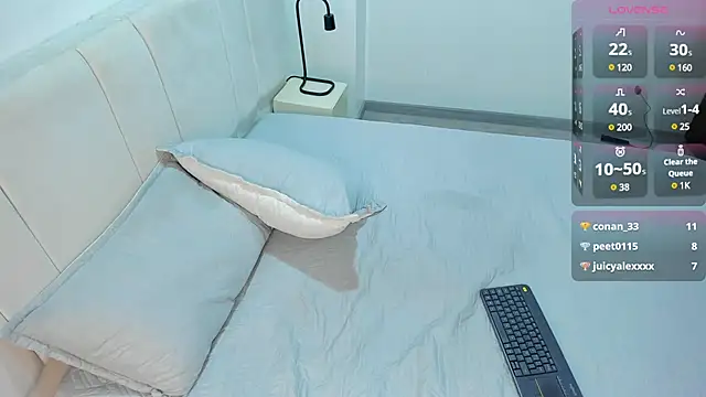 Snapshot of AbrilSonne chatting on 02-21-25, 11:10 AbrilSonne online show from 02-21-25, 11:10