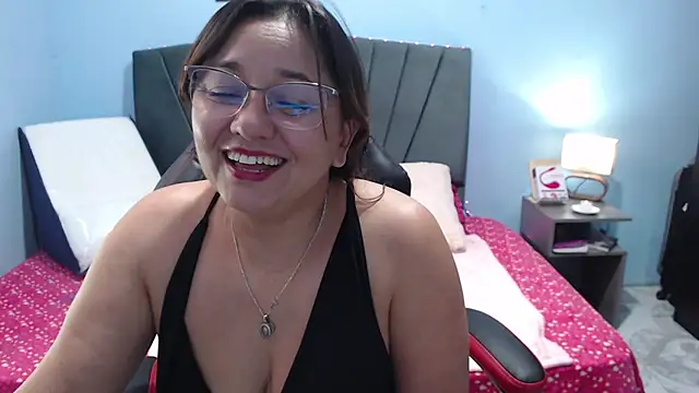 Snapshot of AngelRouss chatting on 03-13-25, 02:44 AngelRouss online show from 03-13-25, 02:44