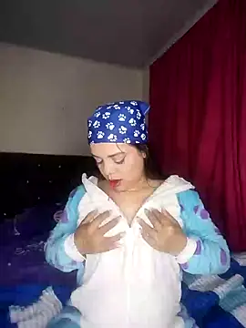 Snapshot of AriaYummy chatting on 12-29-24, 01:02 AriaYummy online show from 12-29-24, 01:02