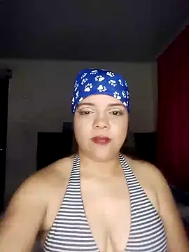 Snapshot of AriaYummy chatting on 01-13-25, 01:45 AriaYummy online show from 01-13-25, 01:45