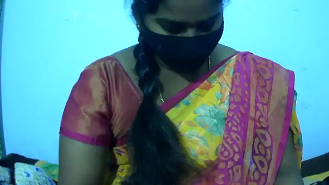 Snapshot of telugu_indhu_0001 chatting on 10-02-25, 10:11 telugu indhu 0001 online show from 10-02-25, 10:11