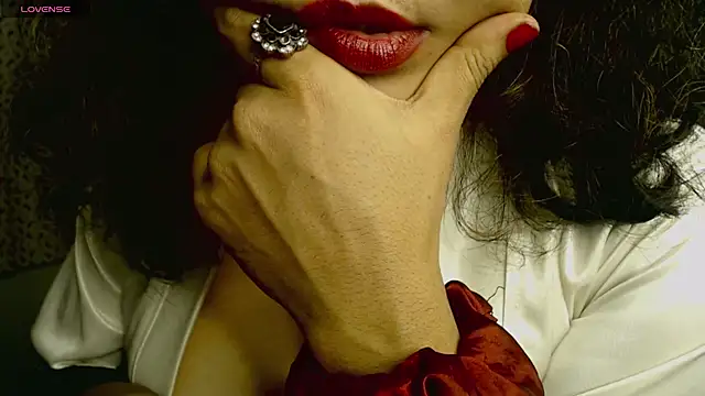 Snapshot of hot_menka chatting on 11-13-25, 05:45 hot menka online show from 11-13-25, 05:45