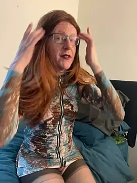 Snapshot of Valerie-4-U chatting on 01-26-25, 01:04 Valerie-4-U online show from 01-26-25, 01:04