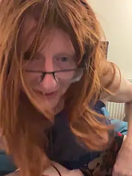 Snapshot of Valerie-4-U chatting on 02-12-25, 05:26 Valerie-4-U online show from 02-12-25, 05:26