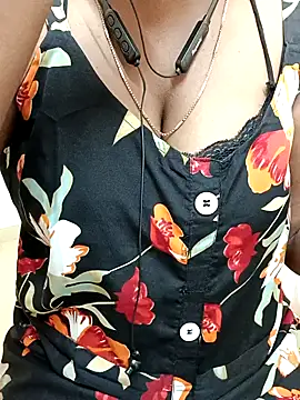 Snapshot of Tamilbigboobie chatting on 02-01-25, 04:03 Tamilbigboobie online show from 02-01-25, 04:03