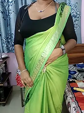 Snapshot of Tamilbigboobie chatting on 11-01-25, 08:22 Tamilbigboobie online show from 11-01-25, 08:22