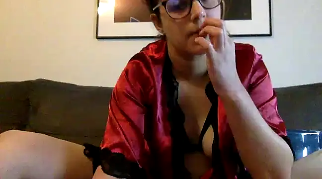 LolaGuess online show from 02-04-25, 02:10