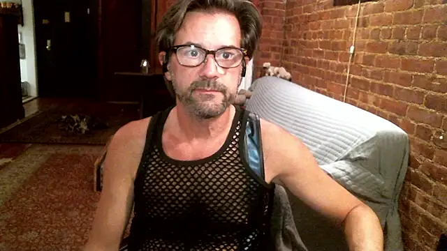 Snapshot of Johnny_Bottoms chatting on 12-04-25, 12:31 Johnny Bottoms online show from 12-04-25, 12:31