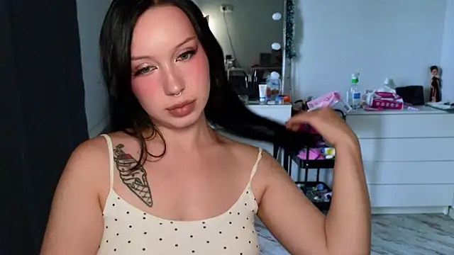 MoranaMissGod online show from 06-24-26, 02:05