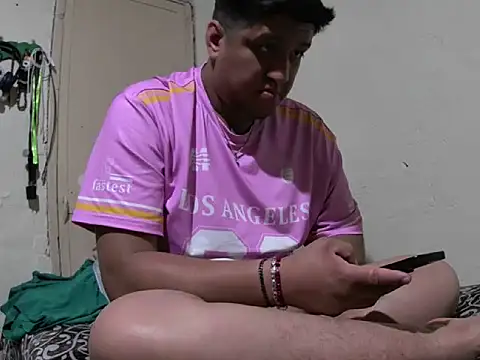 Snapshot of manolo666hot chatting on 03-27-26, 05:23 manolo666hot online show from 03-27-26, 05:23