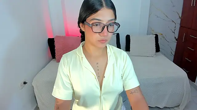 Snapshot of martina_roldam chatting on 06-11-26, 04:21 martina roldam online show from 06-11-26, 04:21