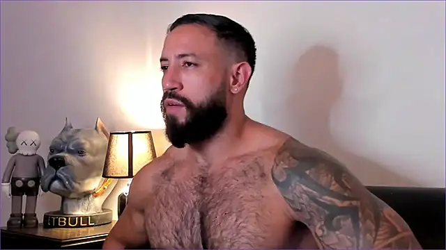 Snapshot of BradLeon_ chatting on 12-04-25, 04:22 BradLeon online show from 12-04-25, 04:22