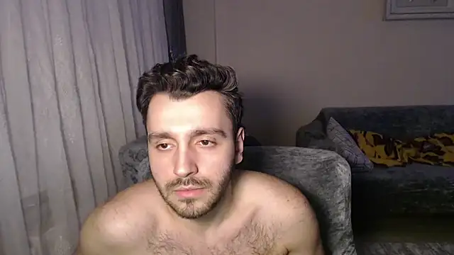 handsomeee04 online show from 03-01-26, 09:39