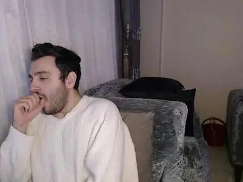 handsomeee04 online show from 04-16-26, 11:51