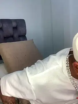 Snapshot of Boy_cock18 chatting on 02-17-25, 03:25 Boy cock18 online show from 02-17-25, 03:25