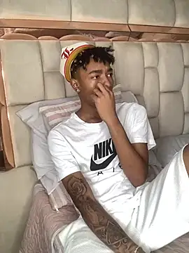 Snapshot of Boy_cock18 chatting on 02-19-25, 04:44 Boy cock18 online show from 02-19-25, 04:44