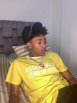 Snapshot of Boy_cock18 chatting on 03-23-25, 08:04 Boy cock18 online show from 03-23-25, 08:04