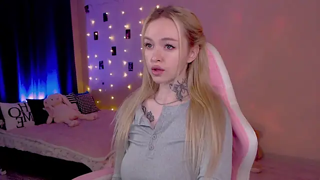 Snapshot of Naughty_Mable chatting on 06-05-26, 01:01 Naughty Mable online show from 06-05-26, 01:01