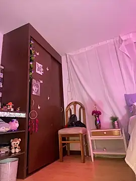 Snapshot of lauuraww chatting on 01-14-25, 03:11 lauuraww online show from 01-14-25, 03:11