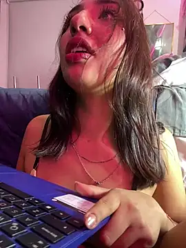 Snapshot of lauuraww chatting on 01-30-25, 04:37 lauuraww online show from 01-30-25, 04:37