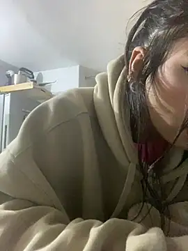 Snapshot of lauuraww chatting on 03-05-25, 05:50 lauuraww online show from 03-05-25, 05:50