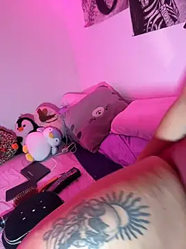 Snapshot of lauuraww chatting on 09-26-25, 08:07 lauuraww online show from 09-26-25, 08:07